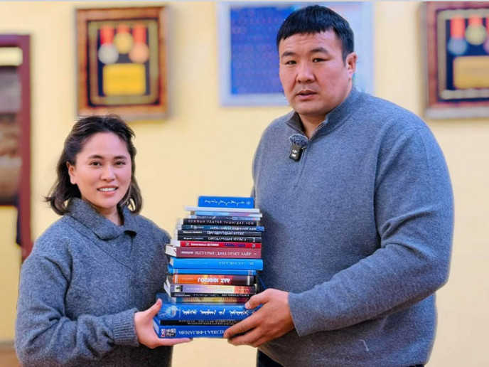 Номын аяныг нээж Монгол Улсын аварга П.Бүрэнтөгс хандивт нэгджээ